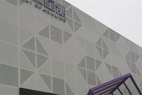 铝单板定制与墙面装饰的完美互补